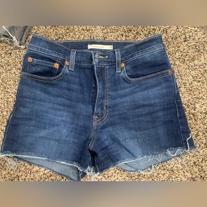 Levi’s cut off shorts